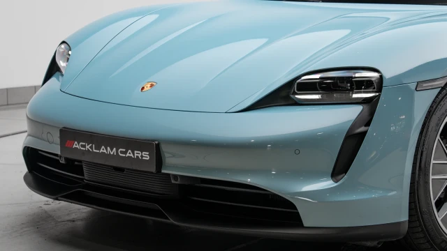 Porsche Taycan Image 8