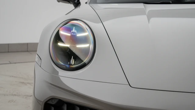 Porsche 911 Image 8