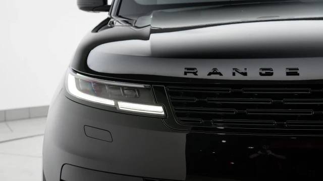 Range Rover Sport Image 8