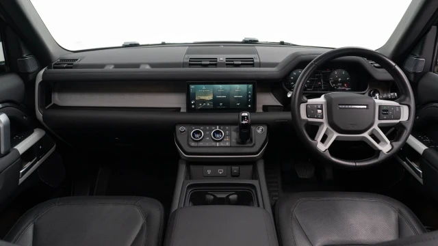 Land Rover Defender Image 5