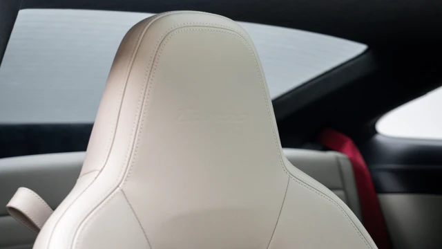 Porsche 911 Image 8
