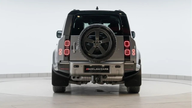 Land Rover Defender (73 Reg) 110 3.0 D300 X-Dynamic HSE Image 5
