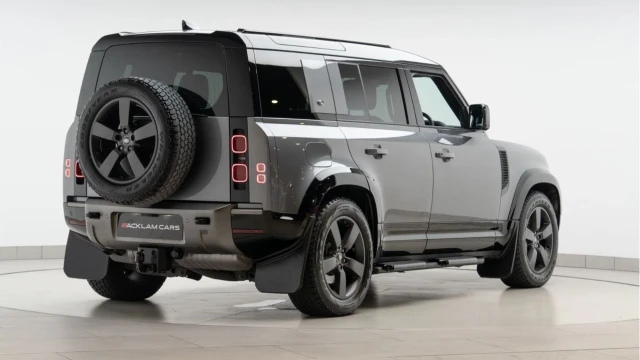 Land Rover Defender (73 Reg) 110 3.0 D300 X-Dynamic HSE Image 6