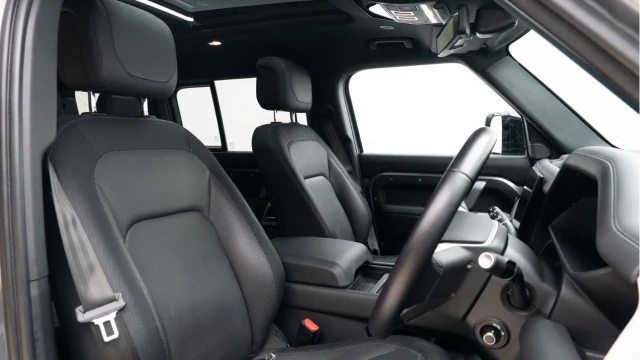 Land Rover Defender (24 Reg) 110 3.0 D250 X-Dynamic HSE (7 Seat) Image 3