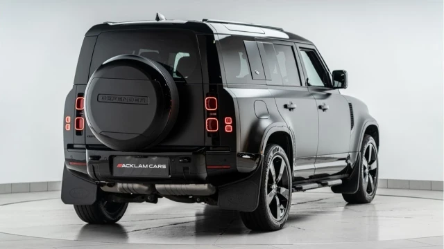 Land Rover Defender (24 Reg) 110 3.0 D300 X-Dynamic SE (Black Pack) Image 6