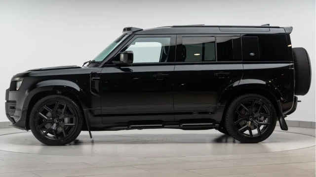 Land Rover Defender (74 Reg) 110 3.0 D300 X-Dynamic SE (Bespoke) Image 4