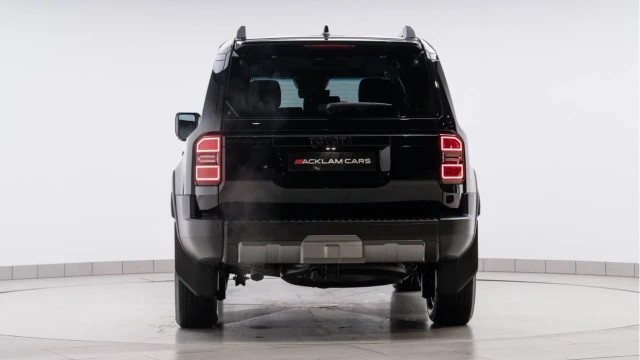 Toyota Land Cruiser (74 Reg) 2.8D Invincible (7 Seat) Image 4