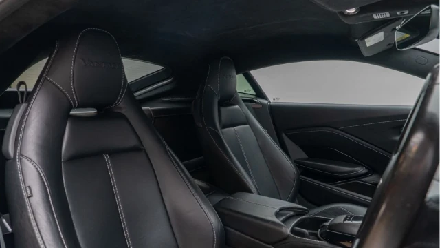 Aston Martin Vantage (19 Reg) 4.0 V8 Image 3