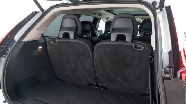 Volvo XC90 (25 Reg) 2.0 B5 Plus AWD (7 Seat) Image 3