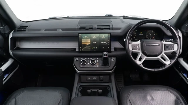 Land Rover Defender (23 Reg) 110 3.0 D300 X-Dynamic HSE (Black Pack) Image 2