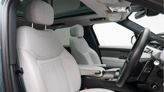 Land Rover Range Rover Sport (24 Reg) 3.0 D300 SE (VAT Q) Image 3