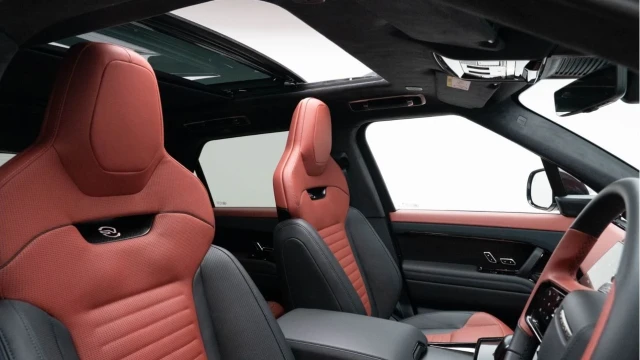 Land Rover Range Rover Sport (74 Reg) 4.4 V8 P635 SV Edition One Image 3