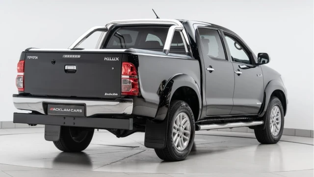 Toyota Hi-Lux (15 Reg) 3.0 D-4D Invincible X Image 6