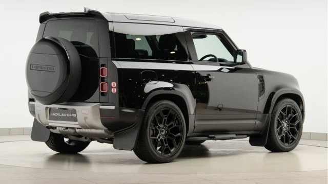 Land Rover Defender (74 Reg) 90 3.0 D350 S Image 6