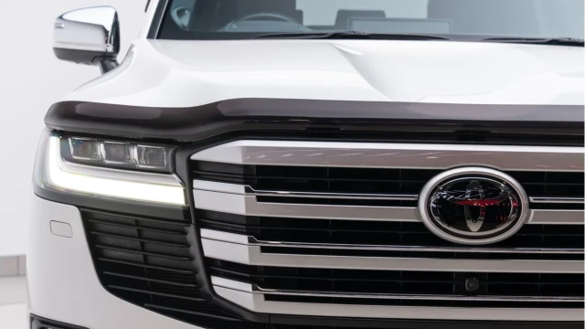 Toyota Land Cruiser (24 Reg) 3.3D V6 Sahara (7 Seat) (VAT Q) Image 7