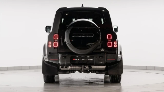 Land Rover Defender (72 Reg) 90 3.0 D250 X-Dynamic SE (Black Pack) Image 4