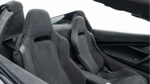 McLaren 750S (24 Reg) 4.0 V8 Spider (VAT Q) Image 4
