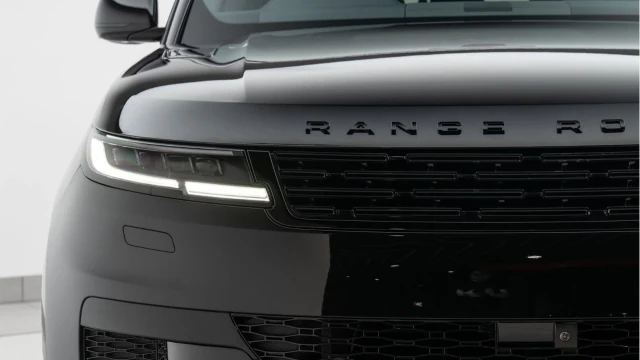 Land Rover Range Rover Sport (25 Reg) 3.0 D250 Edition (Black Pack) Image 8