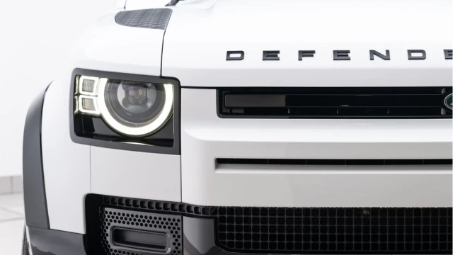 Land Rover Defender (74 Reg) 90 3.0 D250 S Hard Top Commercial (3 Seat) (Bespoke) (+VAT) Image 8