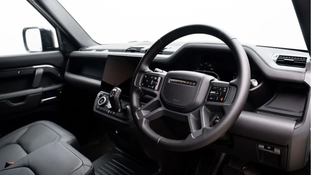Land Rover Defender (75 Reg) 110 3.0 D350 X-Dynamic HSE Hard Top Commercial (3 Seat) (+VAT) Image 4