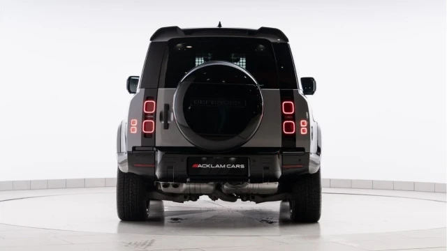 Land Rover Defender (24 Reg) 90 3.0 D250 Hard Top Commercial (3 Seat) (+VAT) Image 4