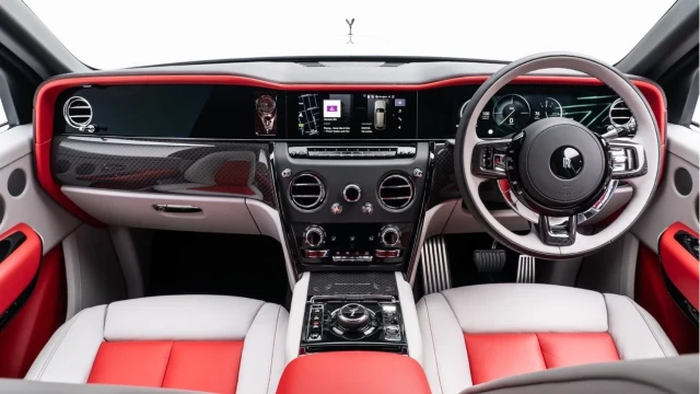 Rolls-Royce Cullinan Series II (74 Reg) 6.75 V12 Black Badge Image 2
