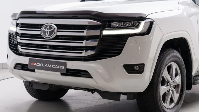 Toyota Land Cruiser (24 Reg) 3.3D V6 Sahara (7 Seat) (VAT Q) Image 8