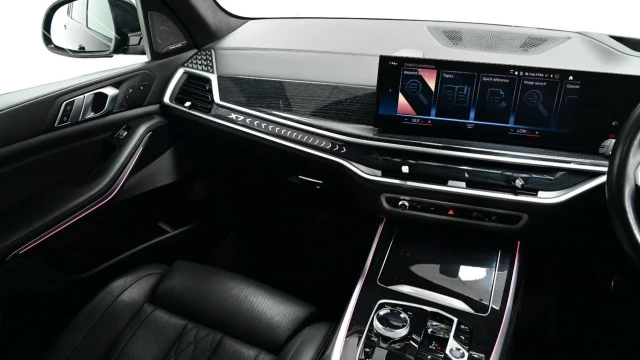 BMW X7 (72 Reg) 3.0 40D M Sport xDrive (New Model) Image 8