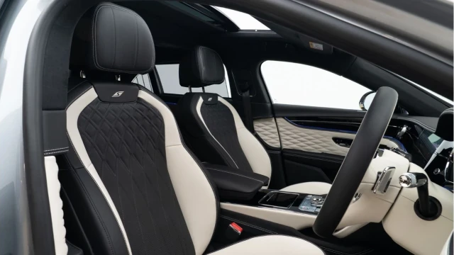 Bentley Flying Spur (74 Reg) 2.9 V6 S Hybrid Image 3