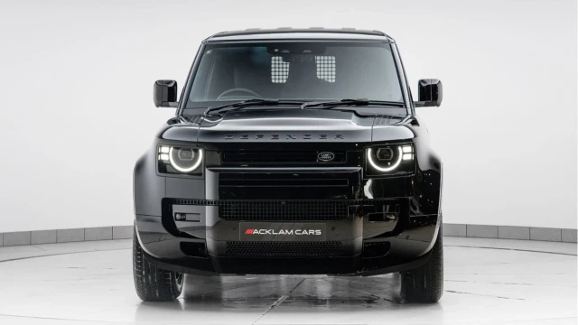 Land Rover Defender (75 Reg) 90 3.0 D350 X-Dynamic HSE Hard Top Commercial (3 Seat) (+VAT) Image 4