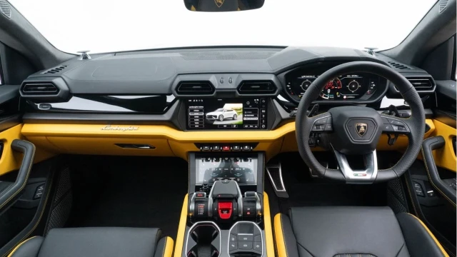 Lamborghini Urus (25 Reg) 4.0 V8 SE Hybrid Image 2