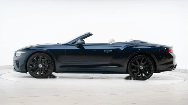 Bentley Continental (25 Reg) 4.0 V8 GTC Mulliner Image 6