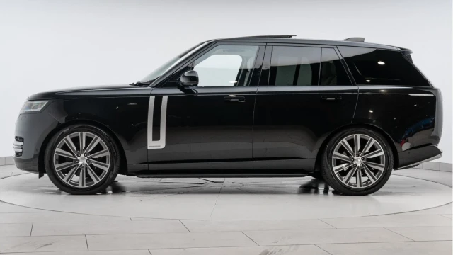 Land Rover Range Rover (22 Reg) 3.0 D350 Autobiography Image 4