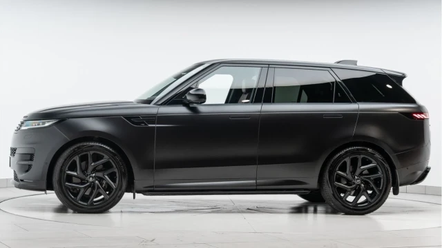 Land Rover Range Rover Sport (24 Reg) 3.0 D300 Dynamic SE (Bespoke) Image 4