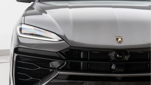 Lamborghini Urus (25 Reg) 4.0 V8 SE Hybrid Image 8