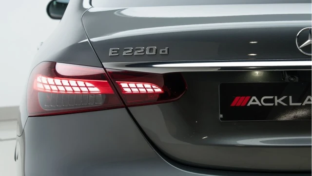 Mercedes-Benz E Class (21 Reg) E220 2.0D AMG Line Night Edition Premium Plus Image 7