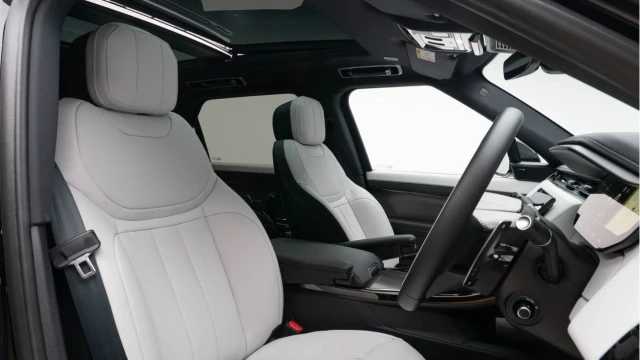 Land Rover Range Rover Sport (75 Reg) 3.0 D300 Stealth Edition (Black Pack) Image 3