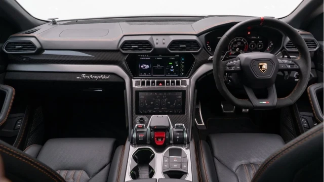 Lamborghini Urus (73 Reg) 4.0 V8 Performante Image 2