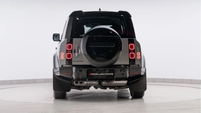 Land Rover Defender (24 Reg) 110 3.0 D250 X-Dynamic SE (Black Pack) Image 4