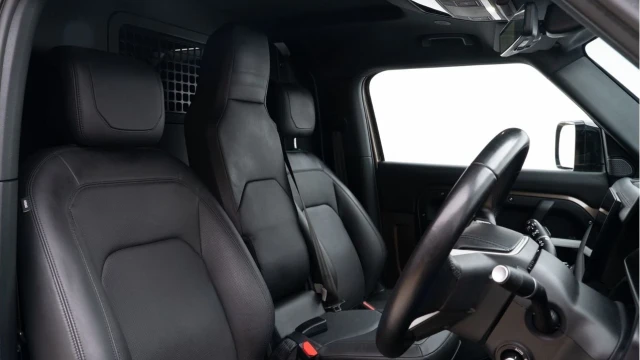 Land Rover Defender (73 Reg) 90 3.0 D250 HSE Hard Top Commercial (3 Seat) (+VAT) Image 3