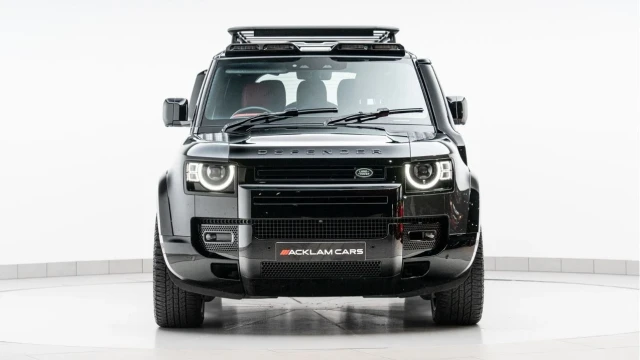 Land Rover Defender (23 Reg) 90 3.0 D300 X Hard Top (5 Seat) (+VAT) Image 6