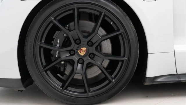 Porsche Taycan (22 Reg) GTS Image 8