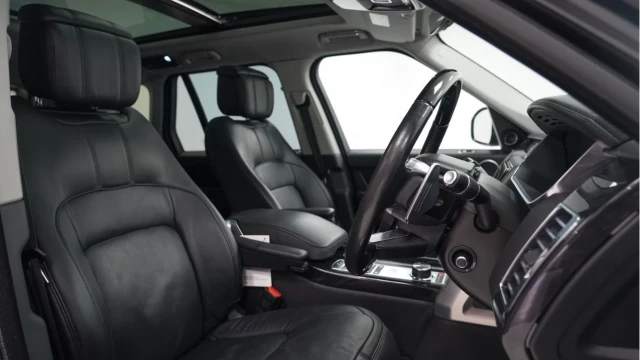 Land Rover Range Rover (18 Reg) 4.4 SDV8 Autobiography Image 3