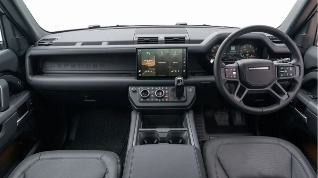 Land Rover Defender (74 Reg) 110 3.0 D350 X-Dynamic HSE (7 Seat) (Bespoke) (VAT Q) Image 2