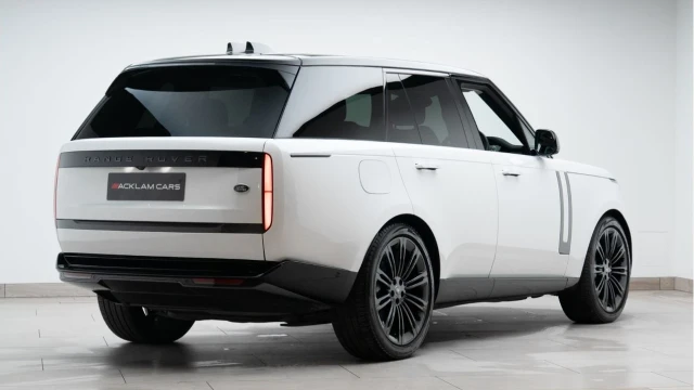Land Rover Range Rover (23 Reg) 3.0 D350 SE (Shadow Pack) Image 7