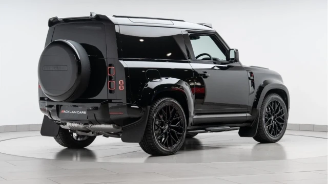 Land Rover Defender (25 Reg) 90 3.0 D250 X-Dynamic SE Hard Top Commercial (+VAT) (Bespoke) Image 7
