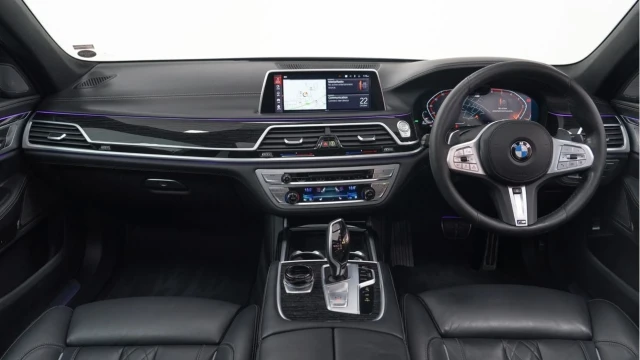 BMW 7 Series (19 Reg) 740D L 3.0 M Sport xDrive Image 2