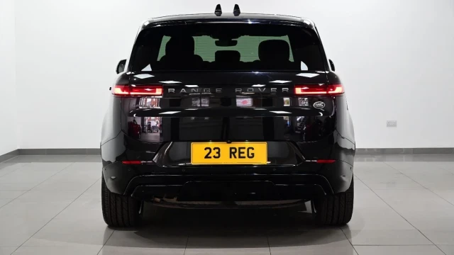 Land Rover Range Rover Sport (23 Reg) 3.0 D300 Dynamic SE Image 8