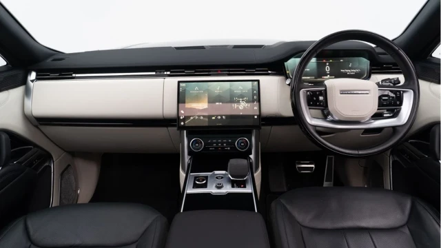 Land Rover Range Rover (22 Reg) 3.0 D350 HSE (Shadow Pack) Image 2