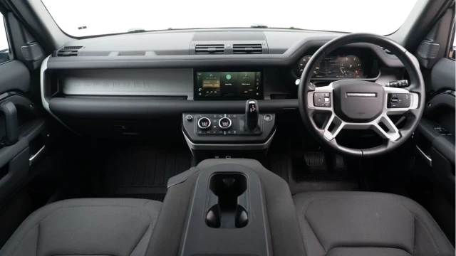 Land Rover Defender (73 Reg) 110 3.0 D250 Hard Top (6 Seat) (+VAT) Image 2